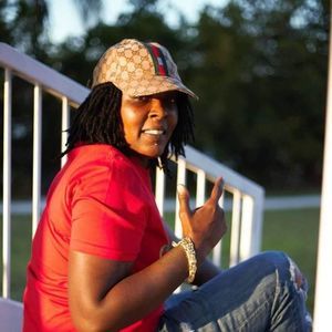 Meet your Posher, Eva